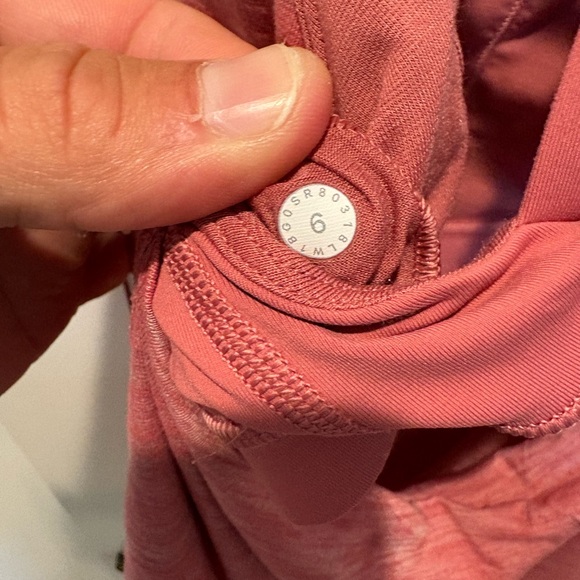 Lululemon Moment to movement 2 in 1 Tank Top color cherry size 6 - Picture 7 of 7
